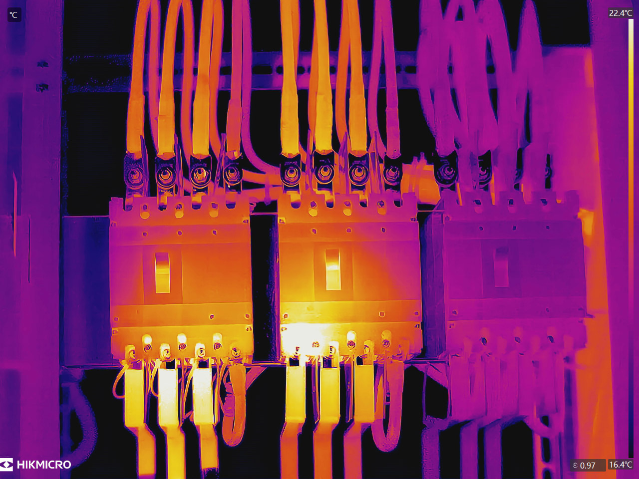 紅外熱像儀在檢測設(shè)備電氣柜發(fā)揮重要作用